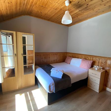 Cosy City Centre Guest Room Shared Home Galway Bagian luar foto