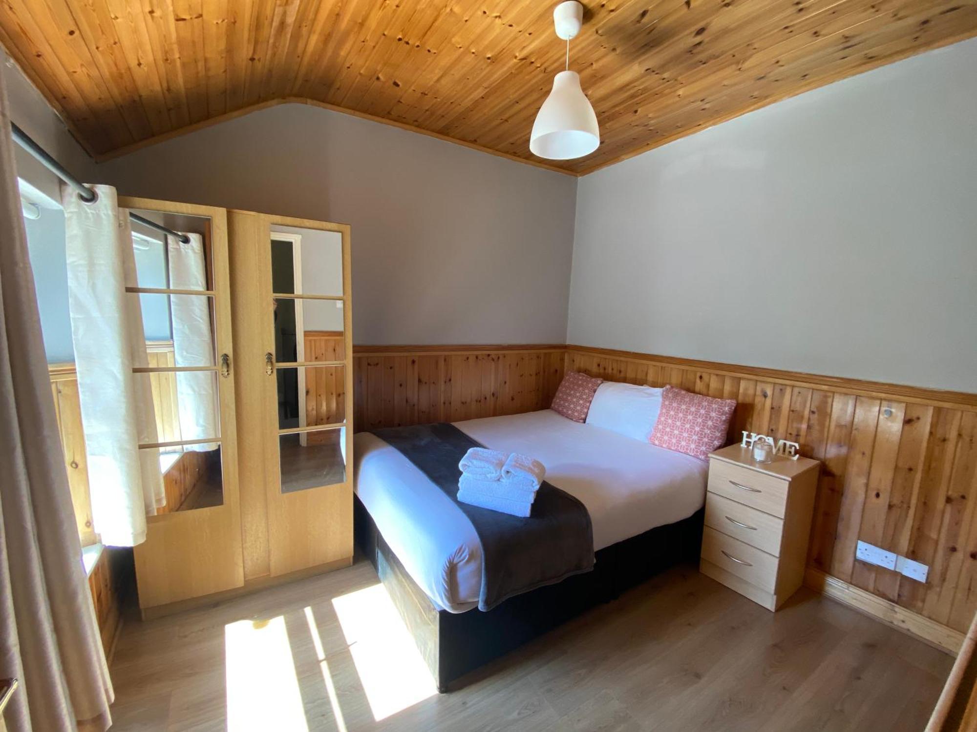 Cosy City Centre Guest Room Shared Home Galway Bagian luar foto